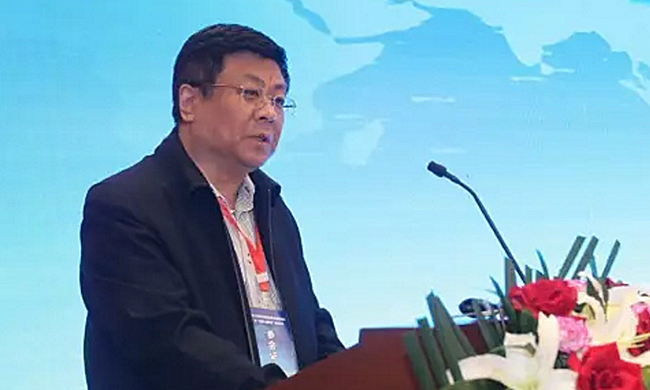 在“2017吉林省智慧政務建設與服務創(chuàng)新論壇暨‘互聯(lián)網(wǎng)+政務服務’建設研討會”上，吉林省政府辦公廳巡視員、省政府政務公開協(xié)調辦公室副主任張學華代表指導單位致辭