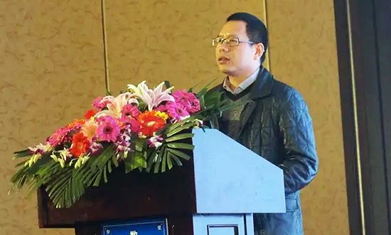 舟山市經(jīng)信委副主任康專在“數(shù)據(jù)基因與大數(shù)據(jù)產(chǎn)業(yè)發(fā)展戰(zhàn)略研討會(huì)”上發(fā)表演講